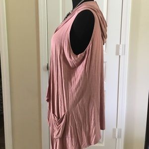 LOGO Sleeveless Hoodie